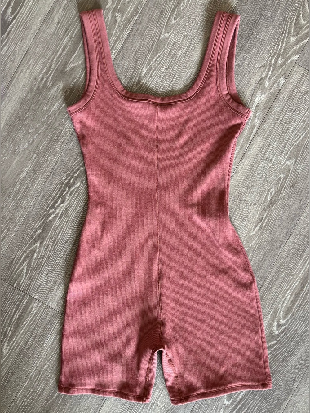 NWT SKIMS Ribbed Scoop-Neck Romper in Dusty Rose - Picture 2 of 4